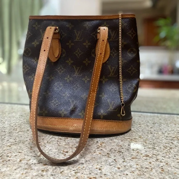 Louis Vuitton 2001 monogram bucket pm tote bag